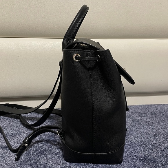 Louis Vuitton Lockme Backpack - Picture 6 of 16